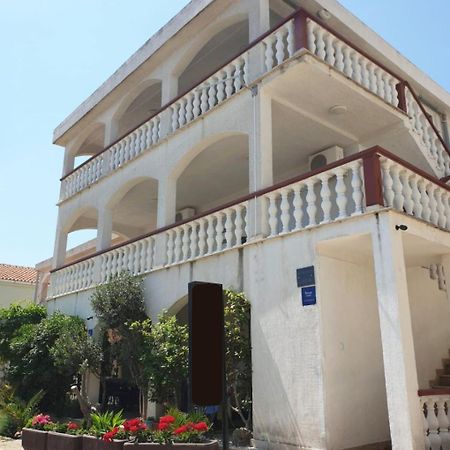 Apartments Bozica Vir Exterior foto